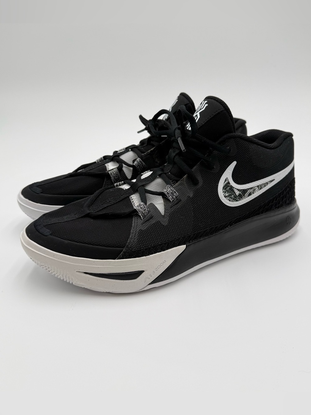 Nike Kyrie Flytrap 6 Men’s 11.5 Black White Basketball Shoes DM1125-001